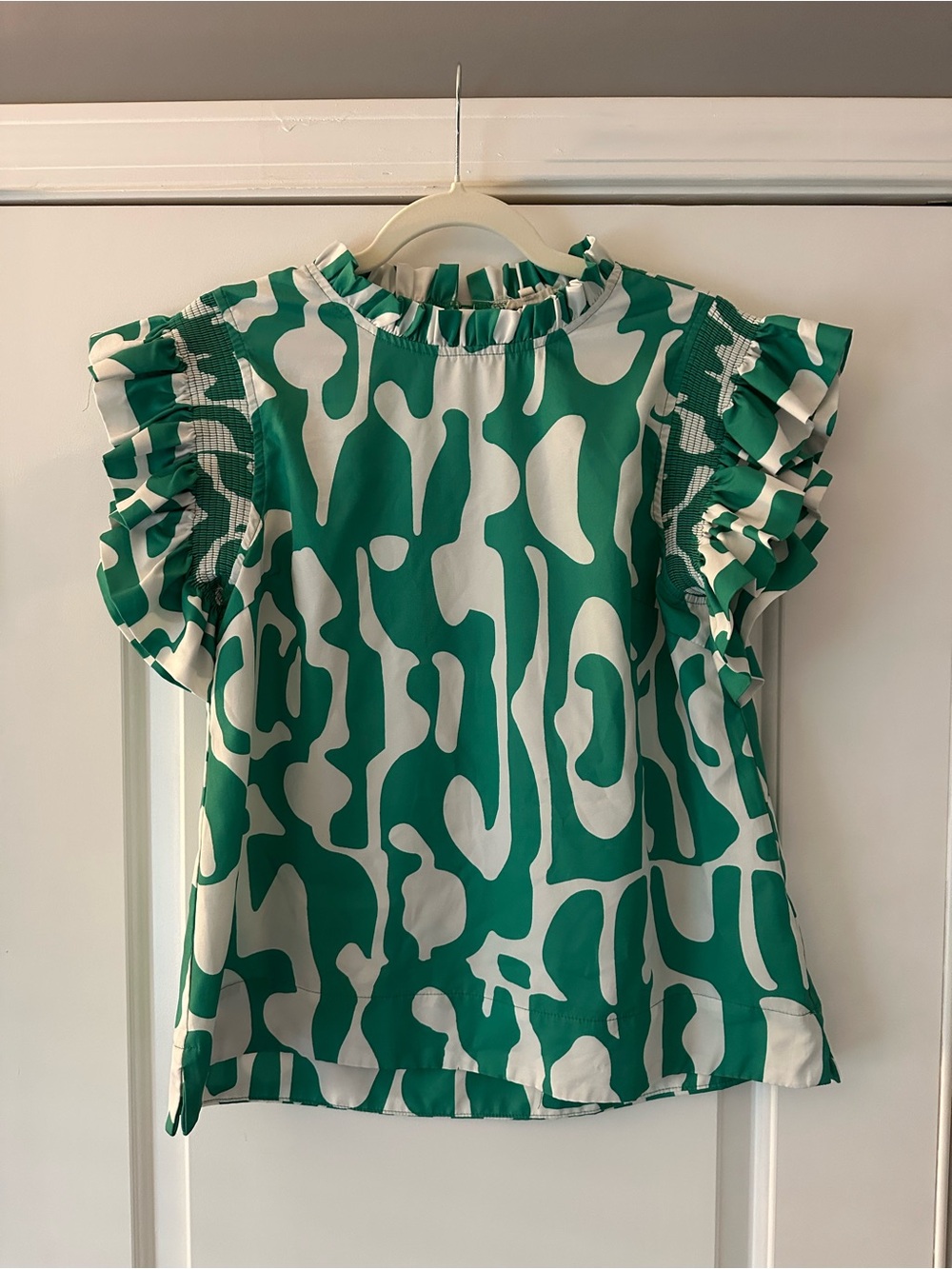 JODIFL Green & White Ruffled Sleeve Blouse